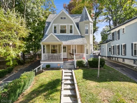 72 Midland Ave, East Orange, NJ 07017