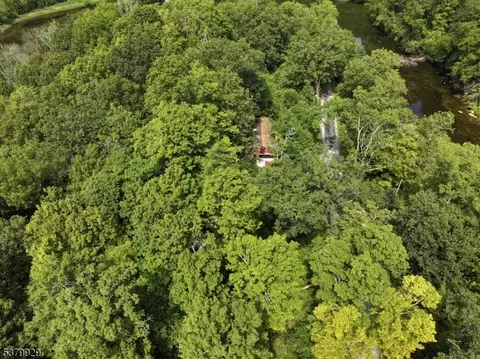 20 Pines Rd, Frankford Twp, NJ 07826
