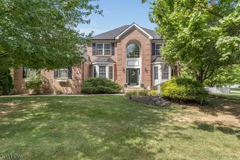 905 Adrienne Ave, Stewartsville, NJ 08886