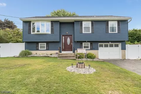 706 Lynda Rd, Phillipsburg, NJ 08865