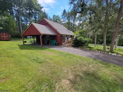 121 Hemlock Hl # -A, Montague, NJ 07827