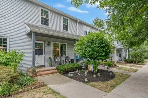 15 Hancock Ct, Flemington, NJ 08822