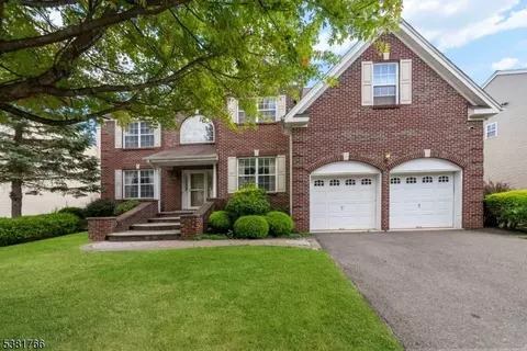 8 Colts Run Rd, Princeton, NJ 08540