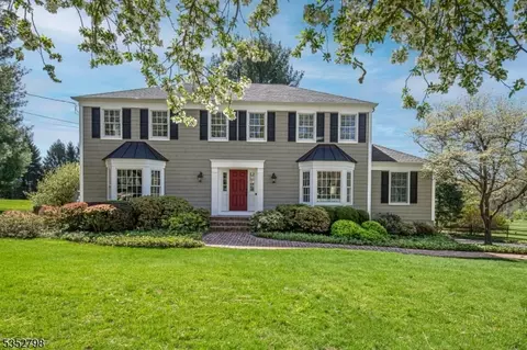 199 W Springtown Rd, Long Valley, NJ 07853