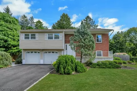 32 Highview Ter, Randolph, NJ 07869