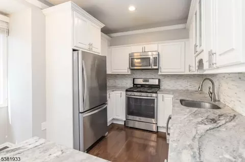 48 Ridgedale Ave # B, Morristown, NJ 07960
