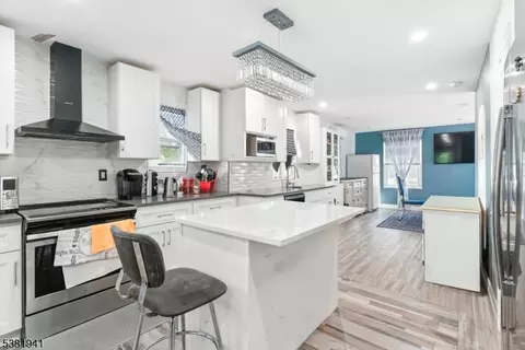 16 Dayton Cres, Bernardsville, NJ 07924