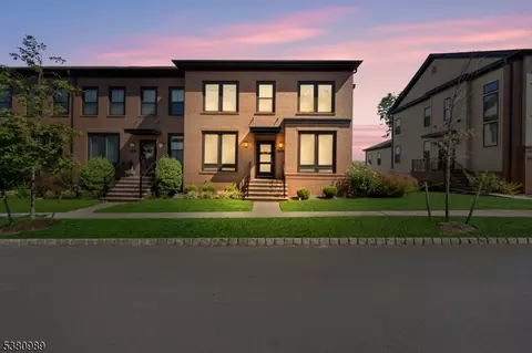 26 E Hartwick Dr, Skillman, NJ 08558