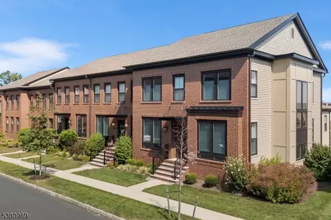 26 E Hartwick Dr, Skillman, NJ 08558 photo 4