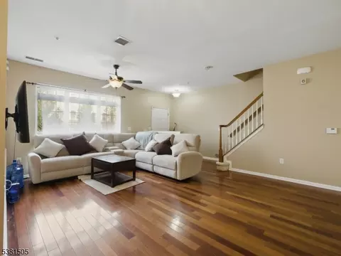 1007 Cunningham Ct, Belleville, NJ 07109