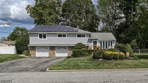 26 Ackerson Ave, Pequannock Twp, NJ 07440