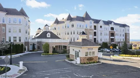 302 Metzger Dr #302, West Orange Twp, NJ 07052