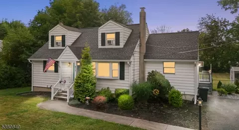 817 Limecrest Rd, Newton, NJ 07860
