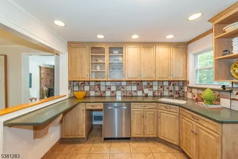 32 Hyde Rd, Bloomfield, NJ 07003 photo 12