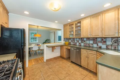 32 Hyde Rd, Bloomfield, NJ 07003 photo 13