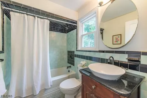 32 Hyde Rd, Bloomfield, NJ 07003 photo 24