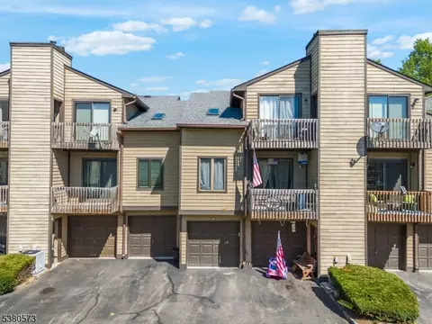 613 Village Cmns, Flemington, NJ 08822