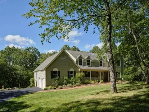 71 Big Spring Rd, Tewksbury Twp, NJ 07830