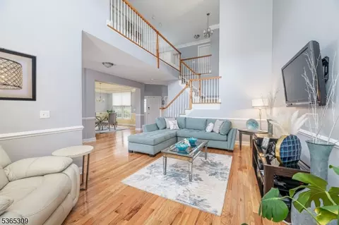 19 Briar Ct, Hamburg, NJ 07419