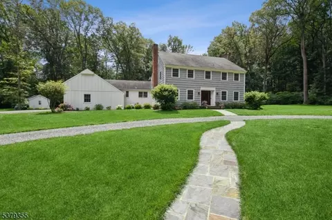 6 Fawn Hill Dr, Morristown, NJ 07960