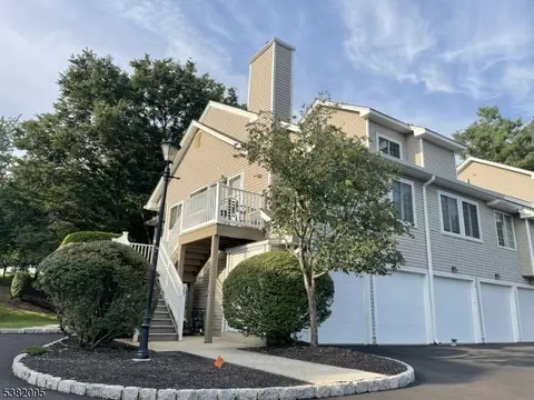 23 Tory Ct, Bedminster, NJ 07921