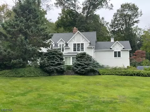 73 Cobb Rd, Mountain Lakes, NJ 07046