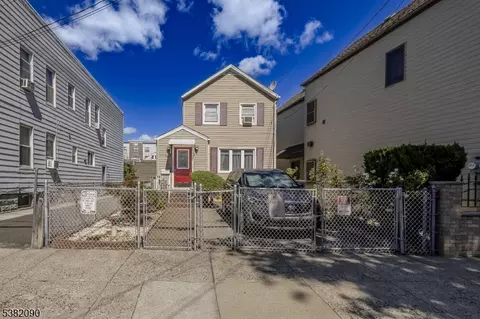 66 Garrison St, Newark, NJ 07105