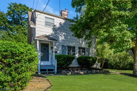 16 Brooklake Rd, Madison, NJ 07940