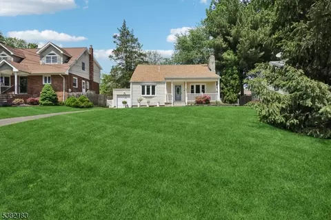 54 Morningside Rd, Colonia, NJ 07067