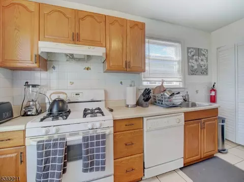 1035 Pine Ave, Union, NJ 07083 photo 20