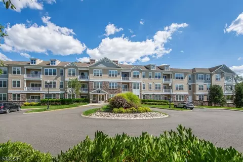 1202 Hale Dr, Wharton, NJ 07885