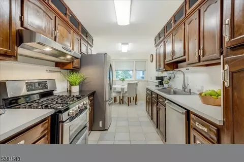 387 Hillside Ave, Springfield, NJ 07081 photo 15