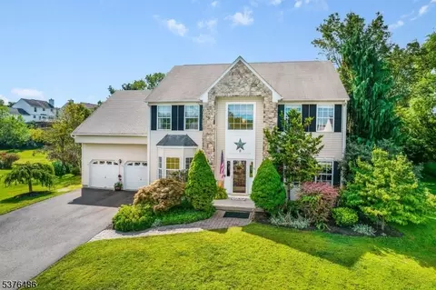 8 Spring Mdw, Oxford, NJ 07863