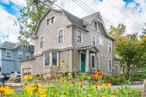 78 North Pl, Morris Plains, NJ 07950