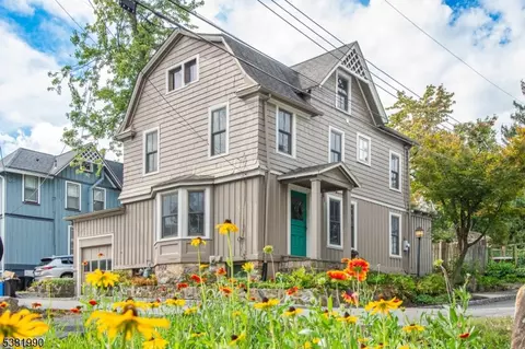 78 North Pl, Morris Plains, NJ 07950