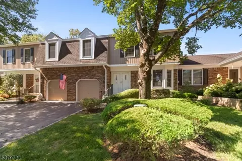 26 Bradford Ln, Basking Ridge, NJ 07920