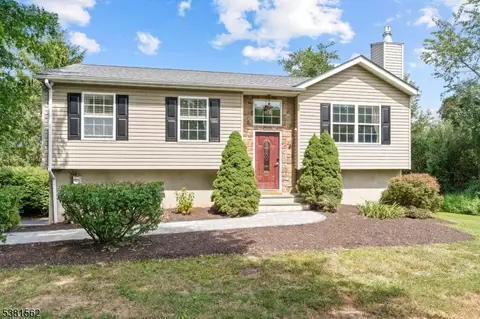 40 Fairview Rd, Frenchtown, NJ 08825