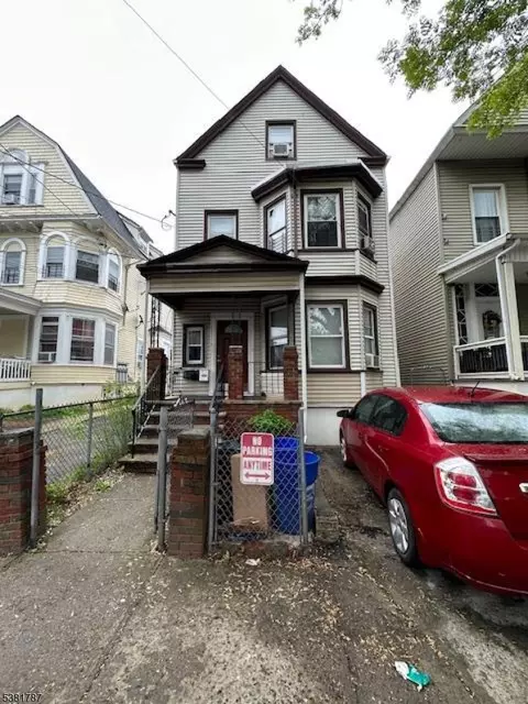 323 N 7th St, Newark, NJ 07107