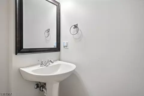 5 Castle Dr, Berkeley Heights, NJ 07922 photo 8