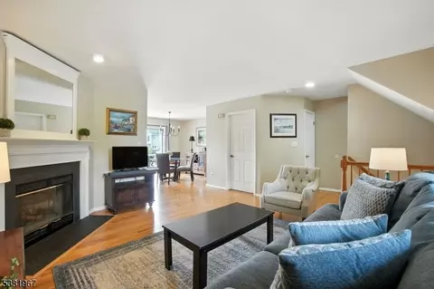 5 Castle Dr, Berkeley Heights, NJ 07922 photo 6