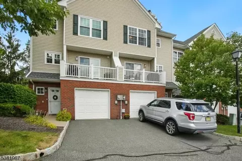 5 Castle Dr, Berkeley Heights, NJ 07922 photo 3
