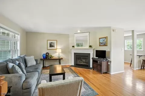 5 Castle Dr, Berkeley Heights, NJ 07922 photo 7