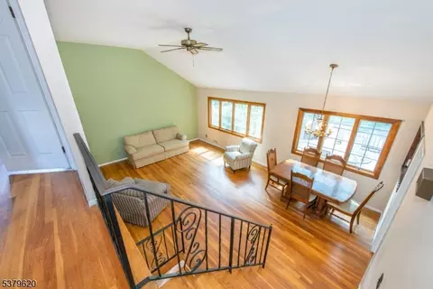 11 Ella Ln, Wayne, NJ 07470 photo 2