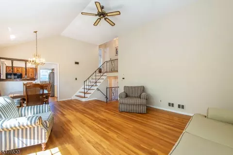 11 Ella Ln, Wayne, NJ 07470 photo 7