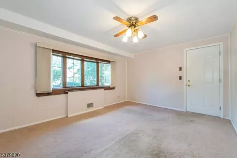 11 Ella Ln, Wayne, NJ 07470 photo 21
