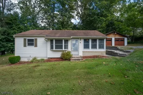 16 Prospect Ave, Blairstown, NJ 07825