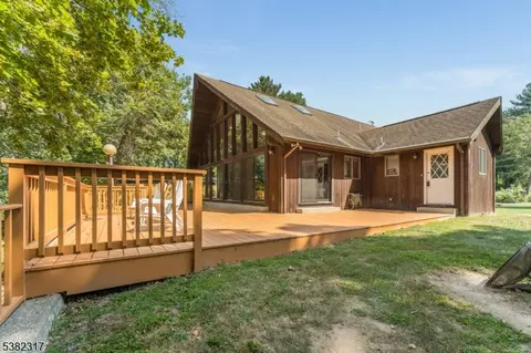 22 N Riverview Ave, Columbia, NJ 07832