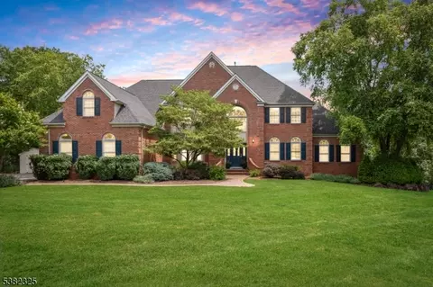 6 Heritage Ct, Branchburg, NJ 08876