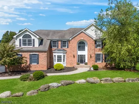 1 Elaine Ct, Califon, NJ 07830