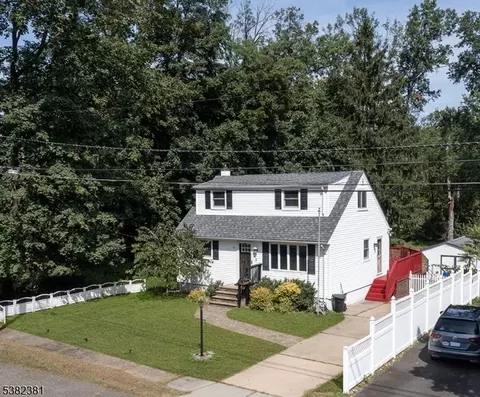 14 New St, Middlesex, NJ 08846